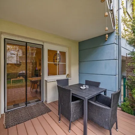 Cozy Near Airport & Center With Private Garden Апартаменты Швехат