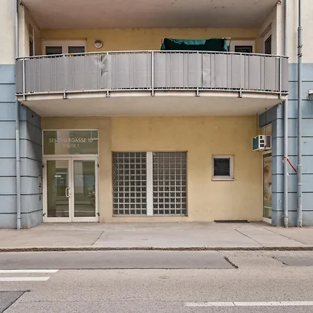 Апартаменты Cozy Near Airport & Center With Private Garden *